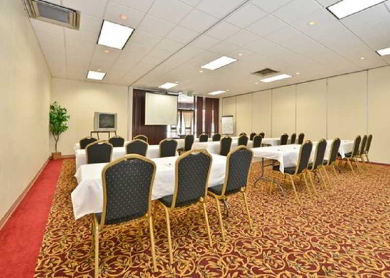 Quality Inn & Suites Ogallala Ngoại thất bức ảnh