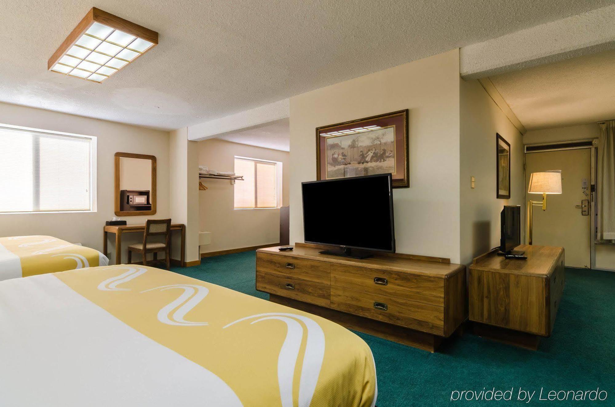 Quality Inn & Suites Ogallala Ngoại thất bức ảnh