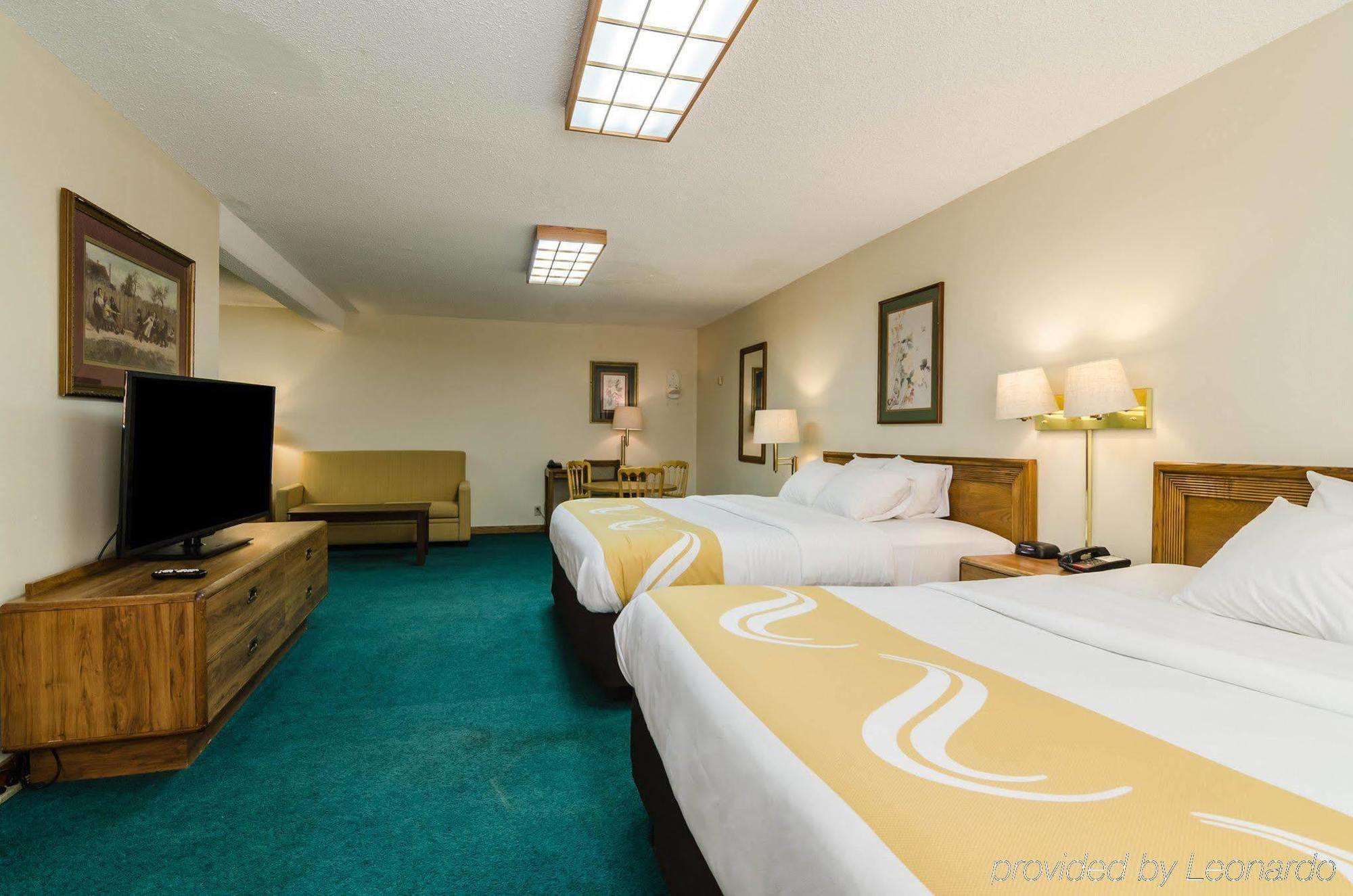 Quality Inn & Suites Ogallala Ngoại thất bức ảnh
