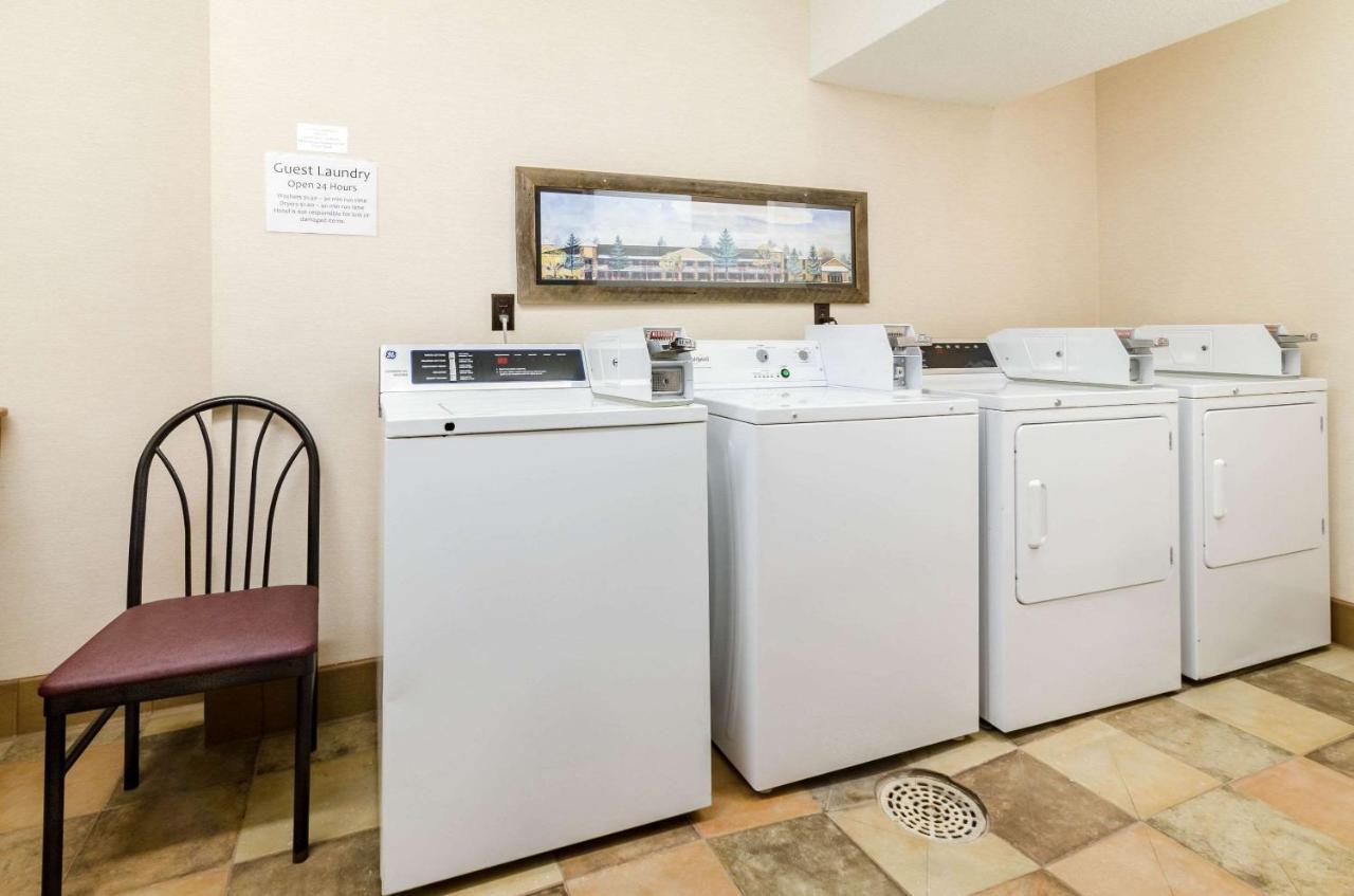 Quality Inn & Suites Ogallala Ngoại thất bức ảnh